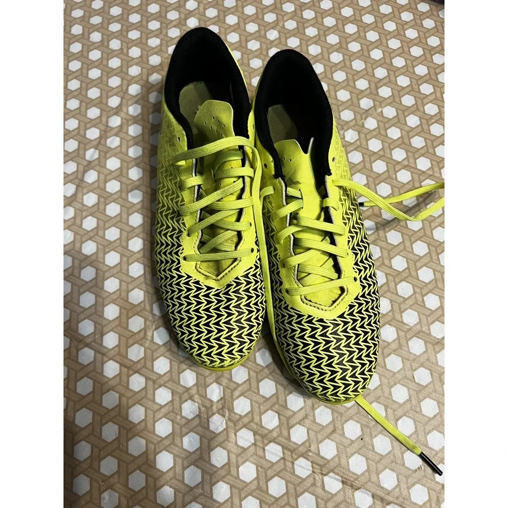 Yellow Under Armour Cleats Size‎ 6Y Soccer